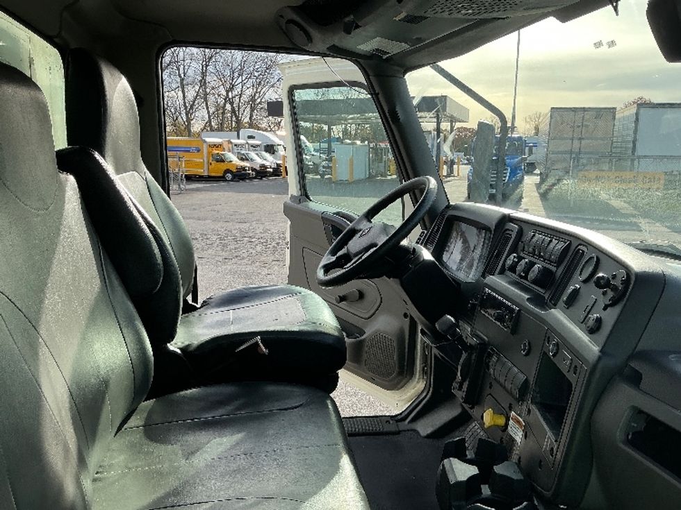 Medium Duty Box Truck-Light and Medium Duty Trucks-International-2021-MV607-Albany-NY-229,209\n\t\tmiles-$ 40,500 - Image 22