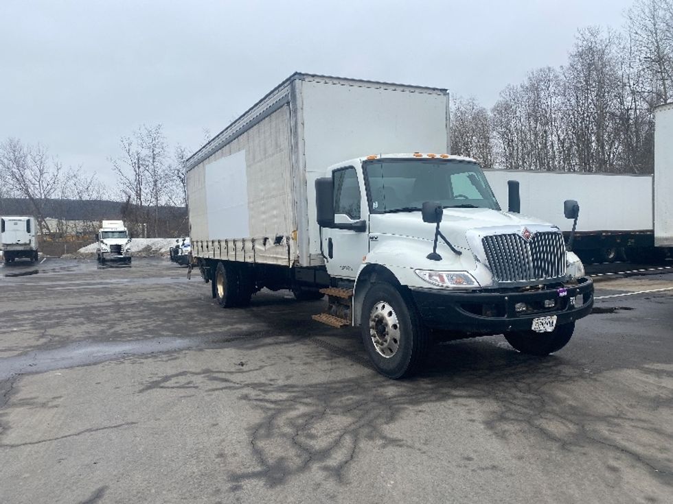 Medium Duty Box Truck-Light and Medium Duty Trucks-International-2021-MV607-Albany-NY-250,986\n\t\tmiles-$ 32,500 - Image 1