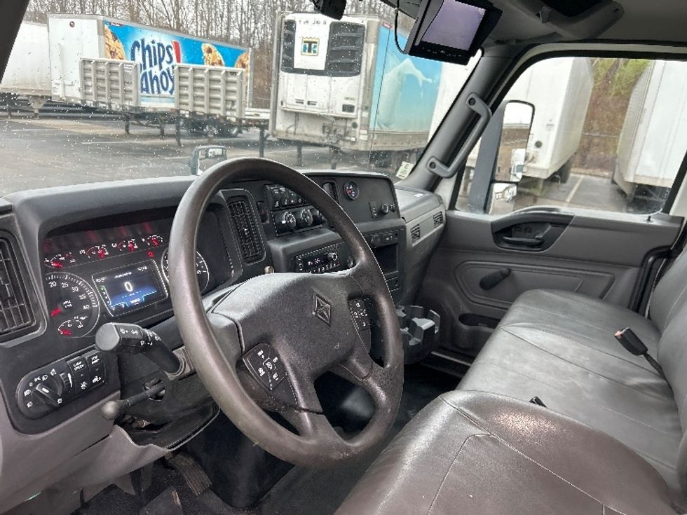 Medium Duty Box Truck-Light and Medium Duty Trucks-International-2021-MV607-Albany-NY-250,986\n\t\tmiles-$ 32,500 - Image 17