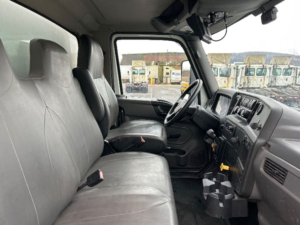 Medium Duty Box Truck-Light and Medium Duty Trucks-International-2021-MV607-Albany-NY-250,986\n\t\tmiles-$ 32,500 - Image 22