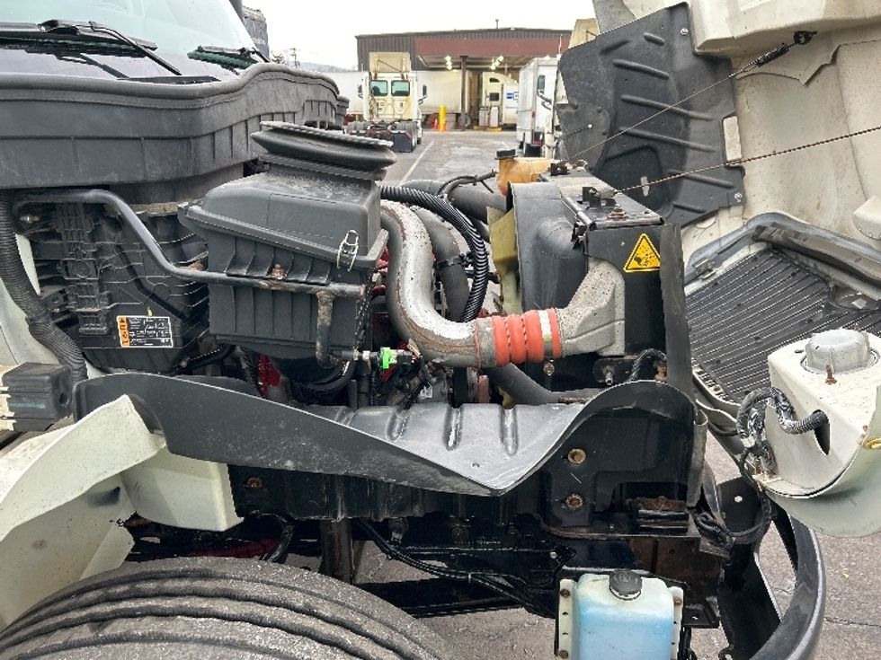 Medium Duty Box Truck-Light and Medium Duty Trucks-International-2021-MV607-Albany-NY-250,986\n\t\tmiles-$ 32,500 - Image 23