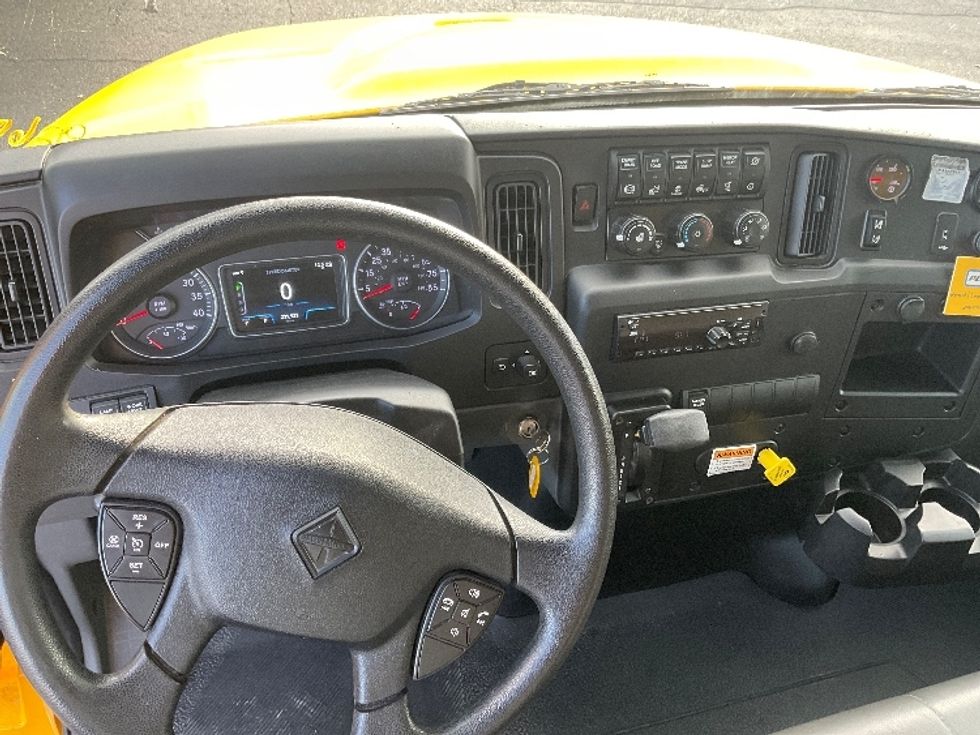 Medium Duty Box Truck-Light and Medium Duty Trucks-International-2021-MV607-Albuquerque-NM-231,922\n\t\tmiles-$ 37,750 - Image 18