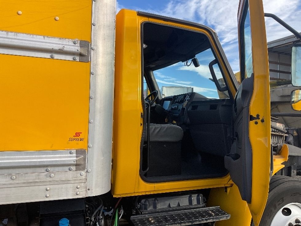 Medium Duty Box Truck-Light and Medium Duty Trucks-International-2021-MV607-Albuquerque-NM-231,922\n\t\tmiles-$ 37,750 - Image 20
