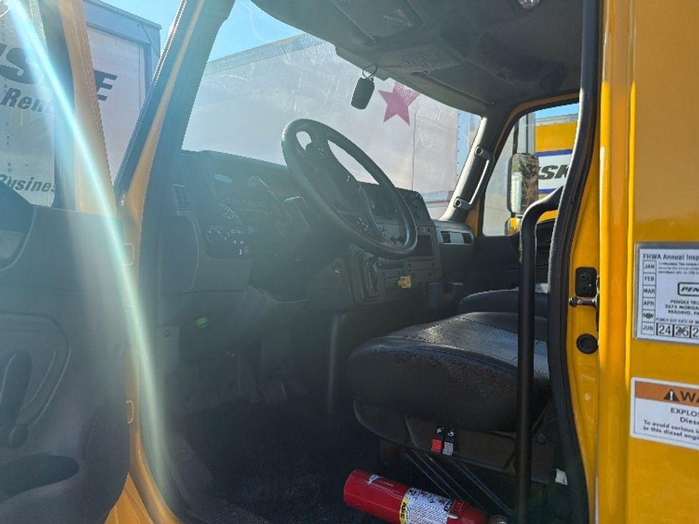 Medium Duty Box Truck-Light and Medium Duty Trucks-International-2021-MV607-Alexandria-VA-195,014\n\t\tmiles-$ 41,250 - Image 12