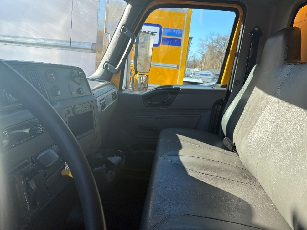 Medium Duty Box Truck-Light and Medium Duty Trucks-International-2021-MV607-Alexandria-VA-195,014\n\t\tmiles-$ 41,250 - Image 15