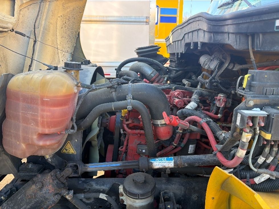 Medium Duty Box Truck-Light and Medium Duty Trucks-International-2021-MV607-Alexandria-VA-195,014\n\t\tmiles-$ 41,250 - Image 19