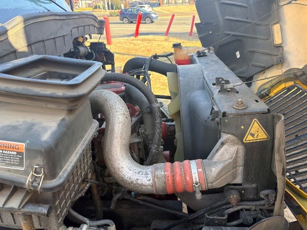 Medium Duty Box Truck-Light and Medium Duty Trucks-International-2021-MV607-Alexandria-VA-195,014\n\t\tmiles-$ 41,250 - Image 20