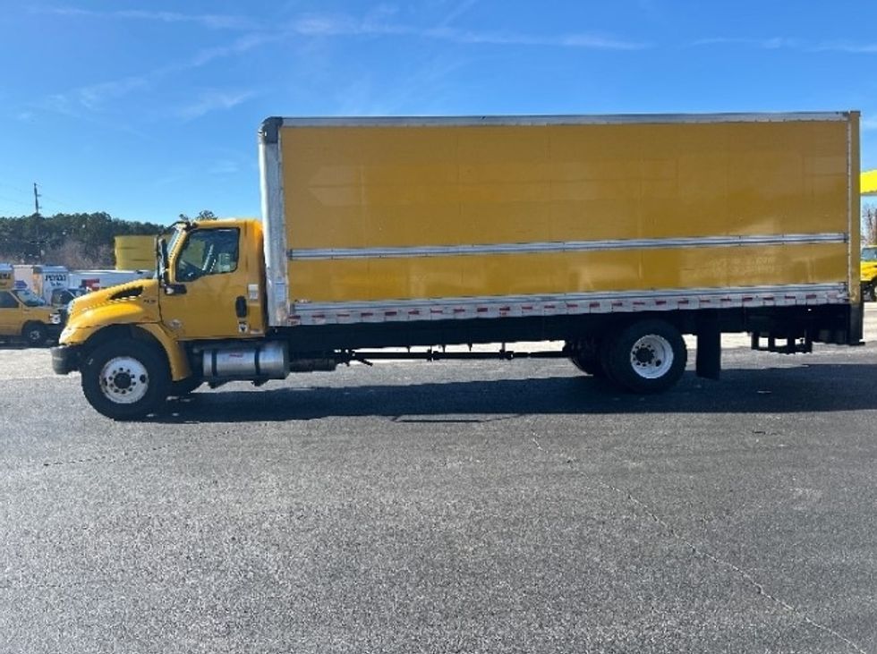 Medium Duty Box Truck-Light and Medium Duty Trucks-International-2021-MV607-Alexandria-VA-195,014\n\t\tmiles-$ 41,250 - Image 4