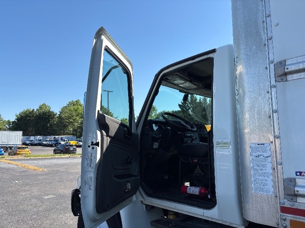 Medium Duty Box Truck-Light and Medium Duty Trucks-International-2021-MV607-Alexandria-VA-202,156\n\t\tmiles-$ 52,000 - Image 15