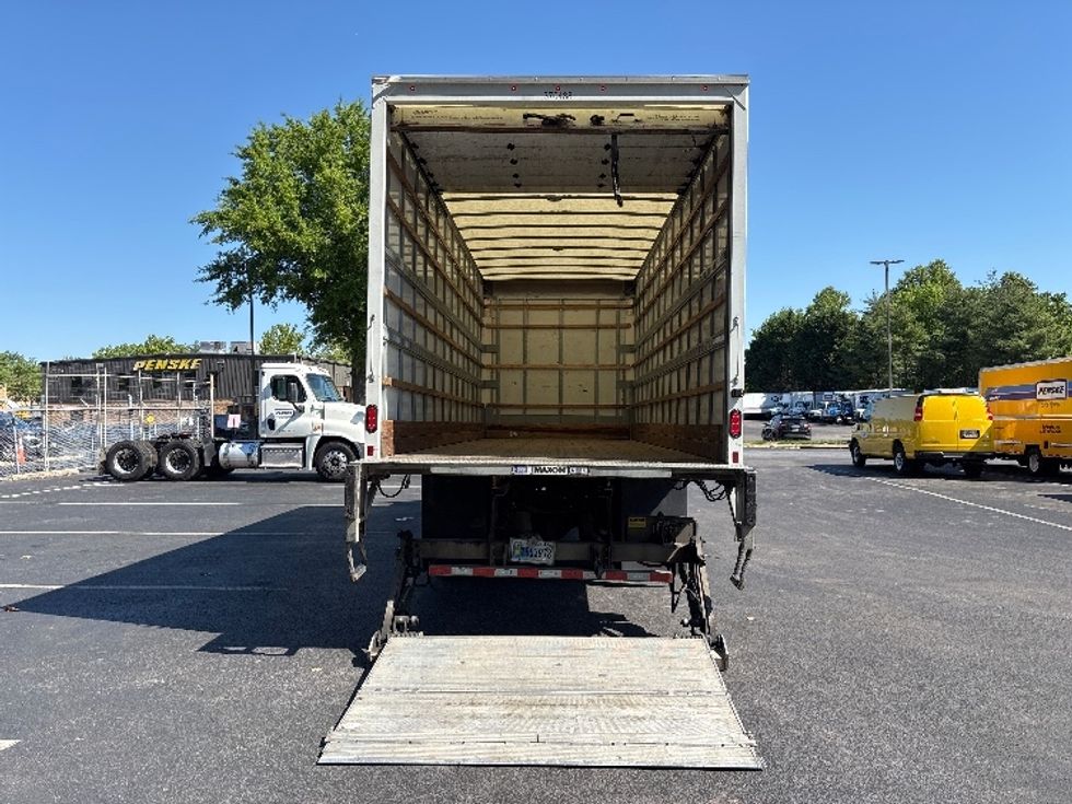 Medium Duty Box Truck-Light and Medium Duty Trucks-International-2021-MV607-Alexandria-VA-202,156\n\t\tmiles-$ 52,000 - Image 25
