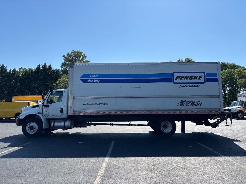 Medium Duty Box Truck-Light and Medium Duty Trucks-International-2021-MV607-Alexandria-VA-202,156\n\t\tmiles-$ 52,000 - Image 4