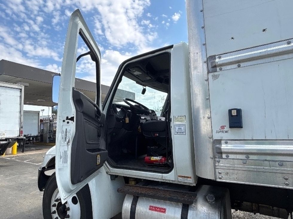 Medium Duty Box Truck-Light and Medium Duty Trucks-International-2021-MV607-Alexandria-VA-220,234\n\t\tmiles-$ 46,500 - Image 16