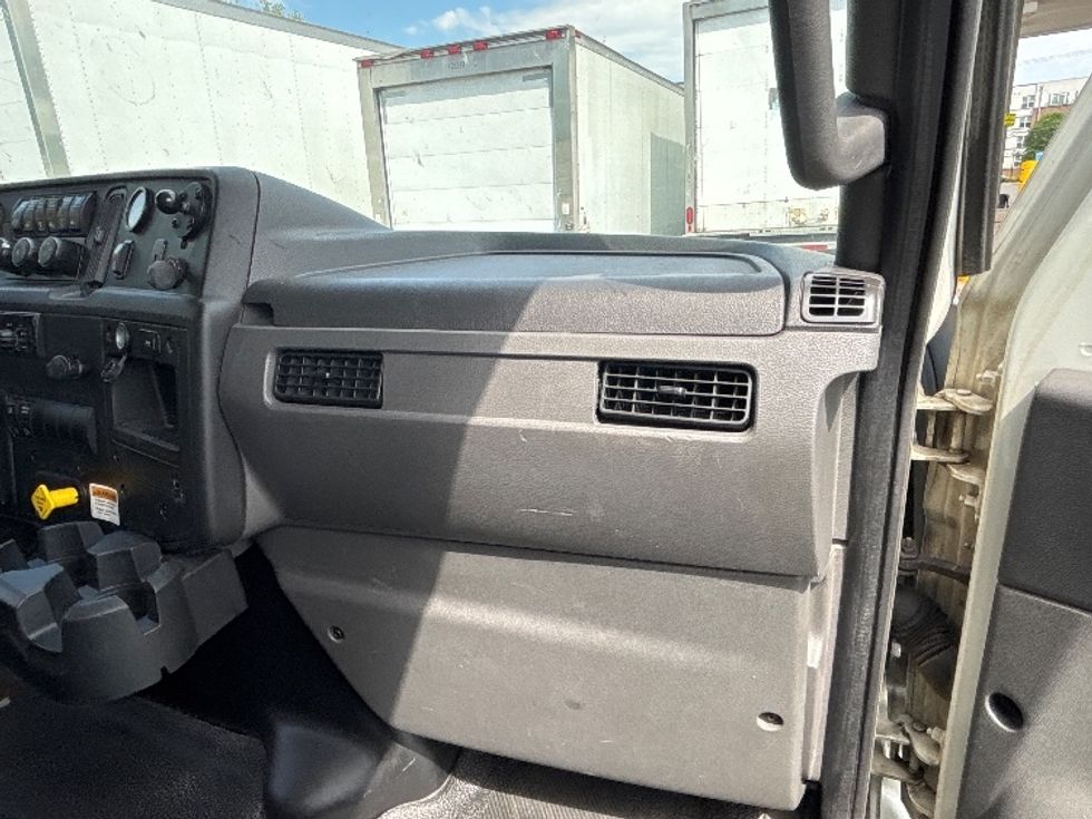 Medium Duty Box Truck-Light and Medium Duty Trucks-International-2021-MV607-Alexandria-VA-220,234\n\t\tmiles-$ 46,500 - Image 21