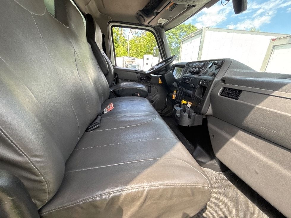 Medium Duty Box Truck-Light and Medium Duty Trucks-International-2021-MV607-Alexandria-VA-220,234\n\t\tmiles-$ 46,500 - Image 22