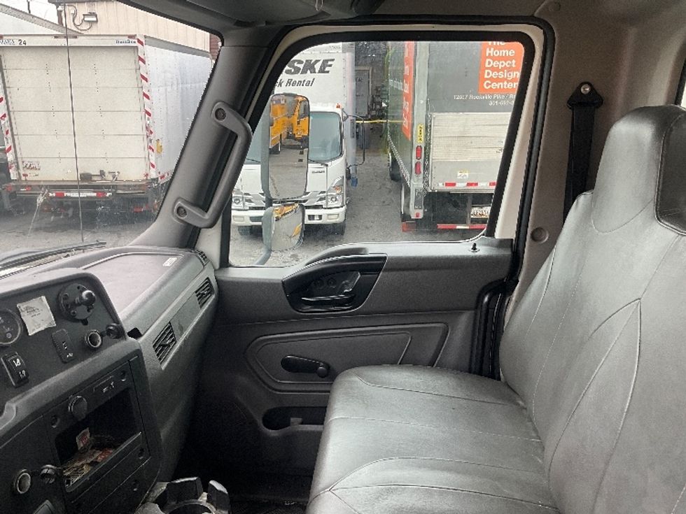 Medium Duty Box Truck-Light and Medium Duty Trucks-International-2021-MV607-Alexandria-VA-220,421\n\t\tmiles-$ 46,500 - Image 19