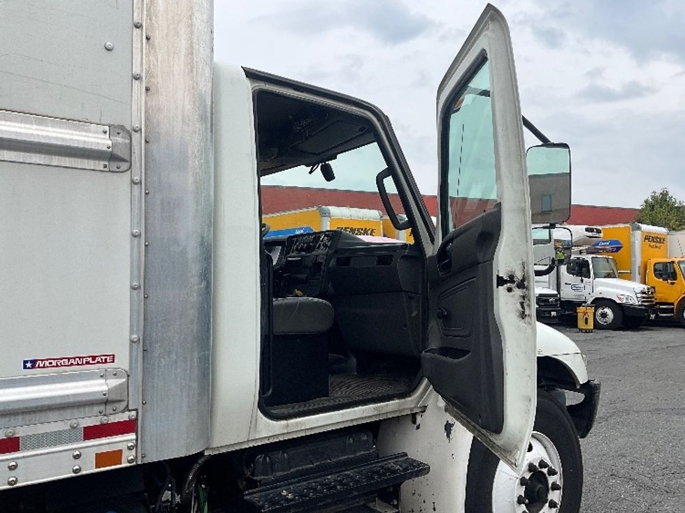 Medium Duty Box Truck-Light and Medium Duty Trucks-International-2021-MV607-Alexandria-VA-220,421\n\t\tmiles-$ 46,500 - Image 20