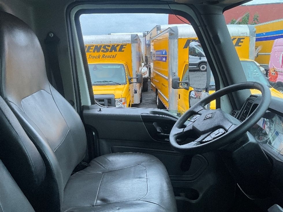 Medium Duty Box Truck-Light and Medium Duty Trucks-International-2021-MV607-Alexandria-VA-220,421\n\t\tmiles-$ 46,500 - Image 22