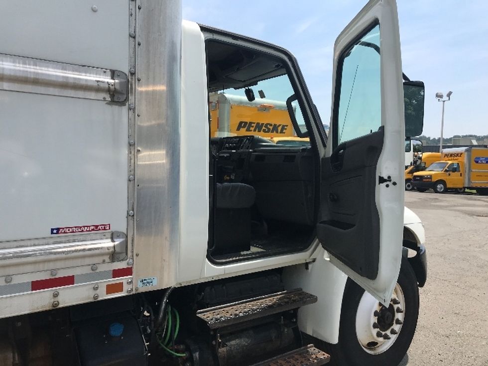 Medium Duty Box Truck-Light and Medium Duty Trucks-International-2021-MV607-Alexandria-VA-237,413\n\t\tmiles-$ 41,750 - Image 20