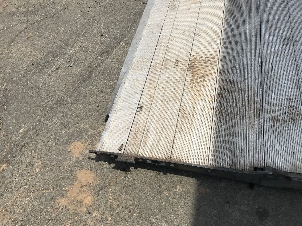 Medium Duty Box Truck-Light and Medium Duty Trucks-International-2021-MV607-Alexandria-VA-237,413\n\t\tmiles-$ 41,750 - Image 27