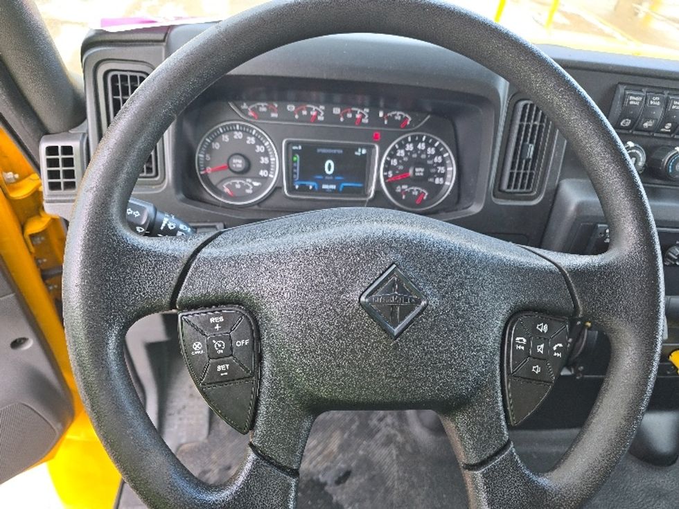 Medium Duty Box Truck-Light and Medium Duty Trucks-International-2021-MV607-Allen Park-MI-222,054\n\t\tmiles-$ 38,000 - Image 12