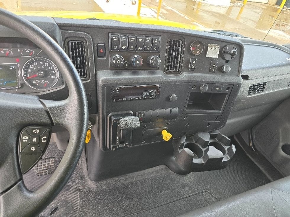 Medium Duty Box Truck-Light and Medium Duty Trucks-International-2021-MV607-Allen Park-MI-222,054\n\t\tmiles-$ 38,000 - Image 13