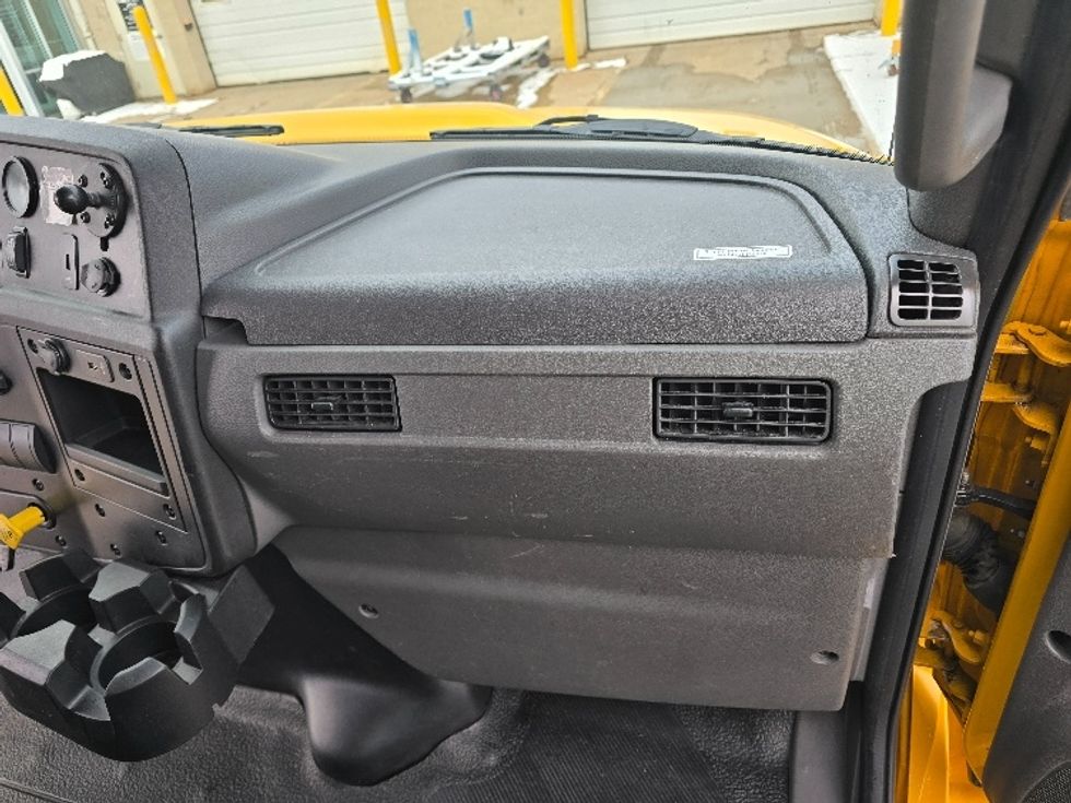 Medium Duty Box Truck-Light and Medium Duty Trucks-International-2021-MV607-Allen Park-MI-222,054\n\t\tmiles-$ 38,000 - Image 16