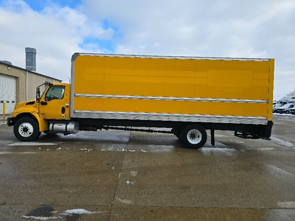 Medium Duty Box Truck-Light and Medium Duty Trucks-International-2021-MV607-Allen Park-MI-222,054\n\t\tmiles-$ 38,000 - Image 4