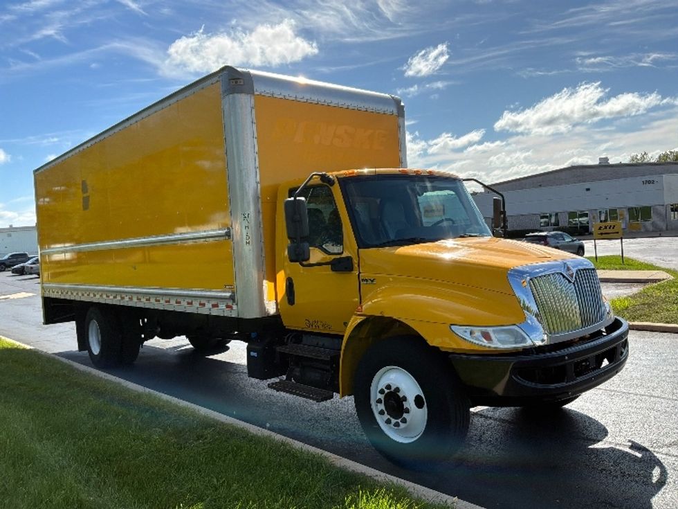 Medium Duty Box Truck-Light and Medium Duty Trucks-International-2021-MV607-Allentown-PA-193,372\n\t\tmiles-$ 44,250 - Image 1
