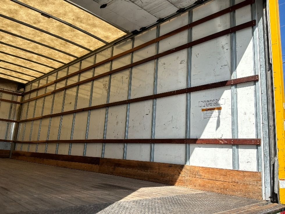 Medium Duty Box Truck-Light and Medium Duty Trucks-International-2021-MV607-Allentown-PA-193,372\n\t\tmiles-$ 44,250 - Image 12