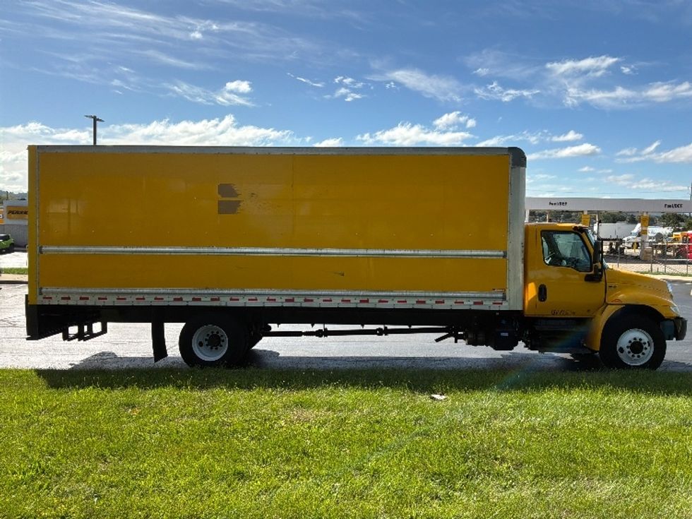 Medium Duty Box Truck-Light and Medium Duty Trucks-International-2021-MV607-Allentown-PA-193,372\n\t\tmiles-$ 44,250 - Image 15
