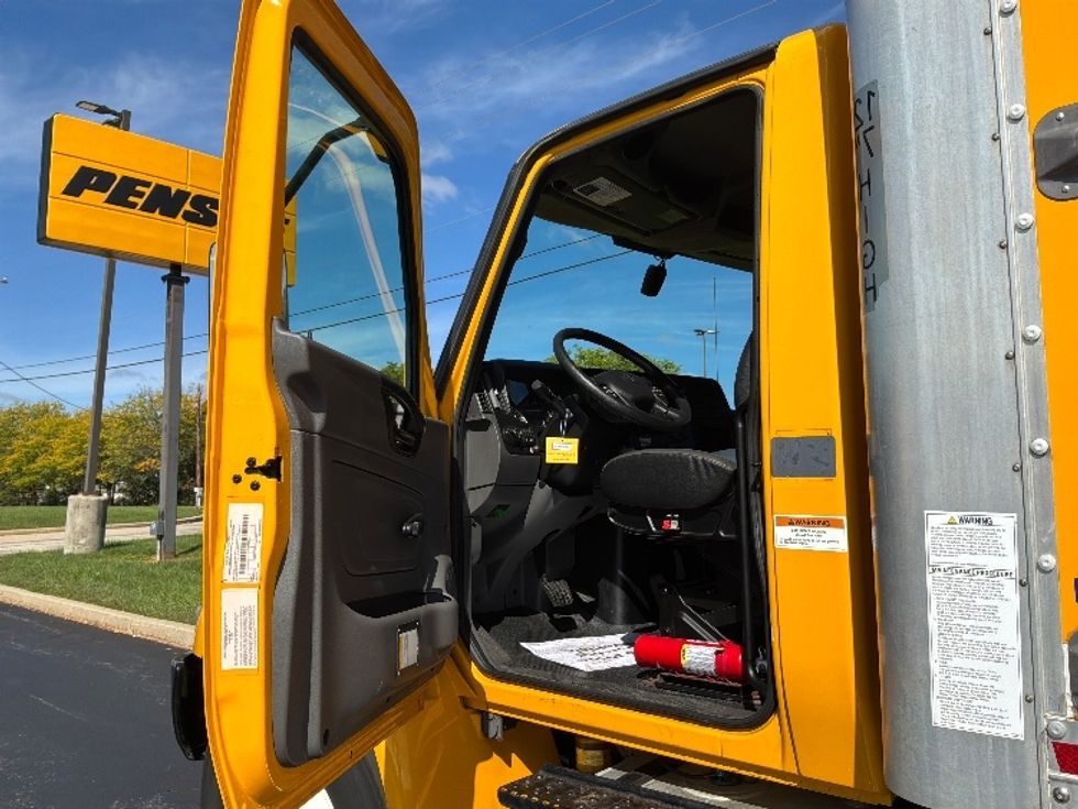Medium Duty Box Truck-Light and Medium Duty Trucks-International-2021-MV607-Allentown-PA-193,372\n\t\tmiles-$ 44,250 - Image 16