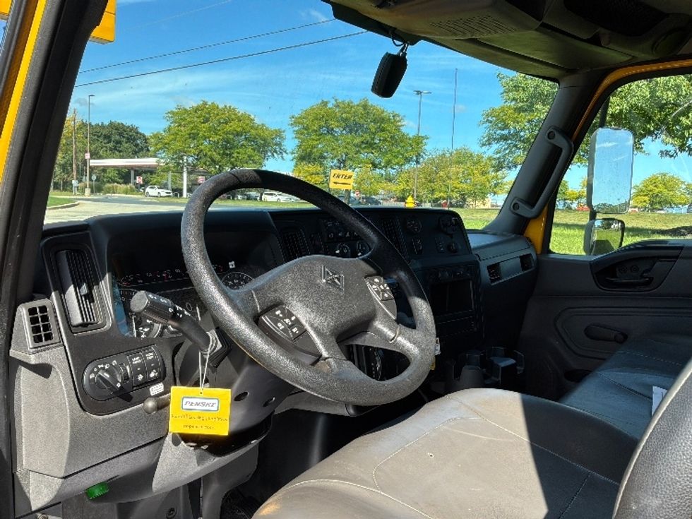 Medium Duty Box Truck-Light and Medium Duty Trucks-International-2021-MV607-Allentown-PA-193,372\n\t\tmiles-$ 44,250 - Image 17