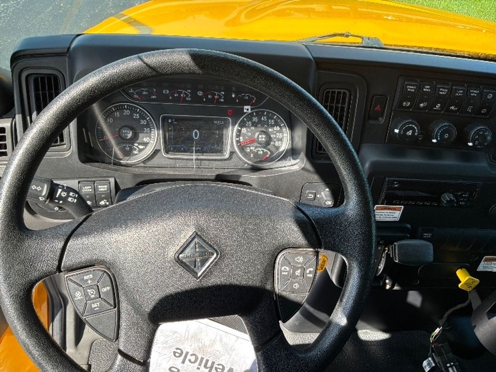 Medium Duty Box Truck-Light and Medium Duty Trucks-International-2021-MV607-Allentown-PA-193,372\n\t\tmiles-$ 44,250 - Image 18