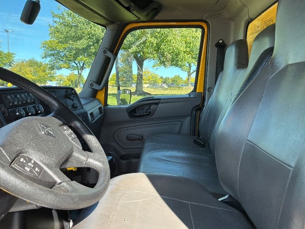 Medium Duty Box Truck-Light and Medium Duty Trucks-International-2021-MV607-Allentown-PA-193,372\n\t\tmiles-$ 44,250 - Image 19
