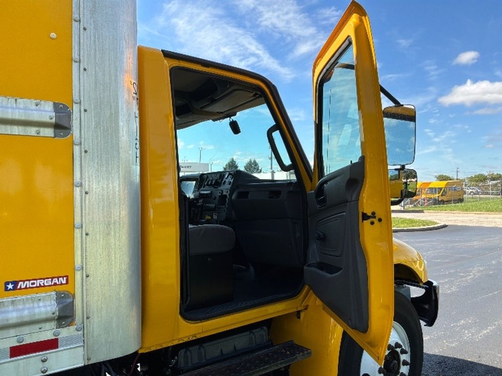 Medium Duty Box Truck-Light and Medium Duty Trucks-International-2021-MV607-Allentown-PA-193,372\n\t\tmiles-$ 44,250 - Image 20
