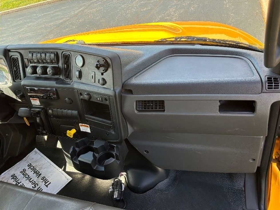 Medium Duty Box Truck-Light and Medium Duty Trucks-International-2021-MV607-Allentown-PA-193,372\n\t\tmiles-$ 44,250 - Image 21