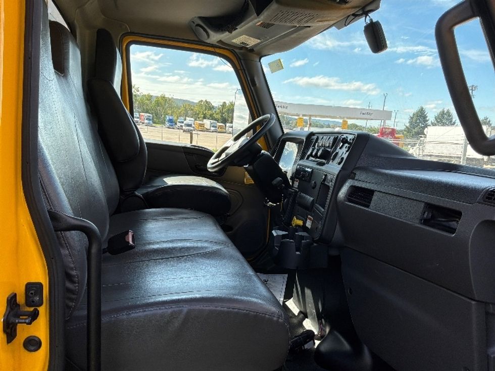 Medium Duty Box Truck-Light and Medium Duty Trucks-International-2021-MV607-Allentown-PA-193,372\n\t\tmiles-$ 44,250 - Image 22