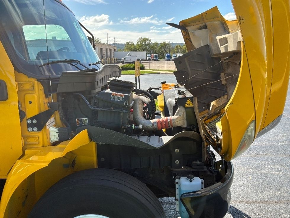 Medium Duty Box Truck-Light and Medium Duty Trucks-International-2021-MV607-Allentown-PA-193,372\n\t\tmiles-$ 44,250 - Image 23