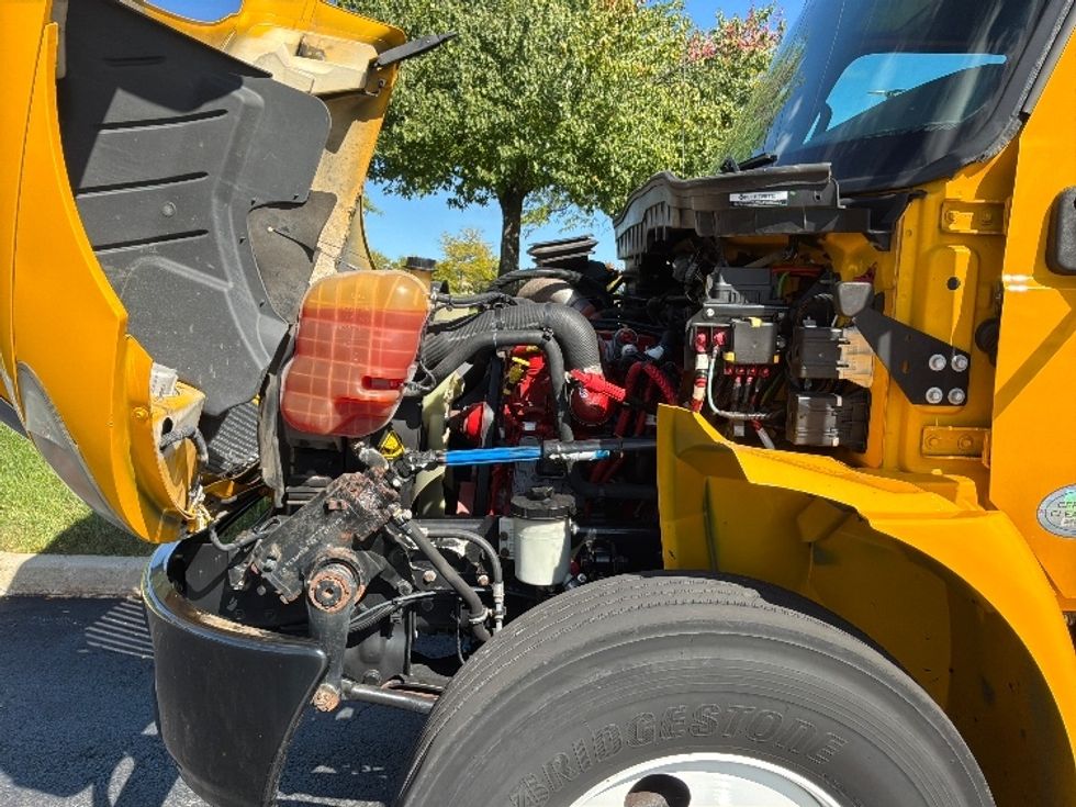 Medium Duty Box Truck-Light and Medium Duty Trucks-International-2021-MV607-Allentown-PA-193,372\n\t\tmiles-$ 44,250 - Image 24