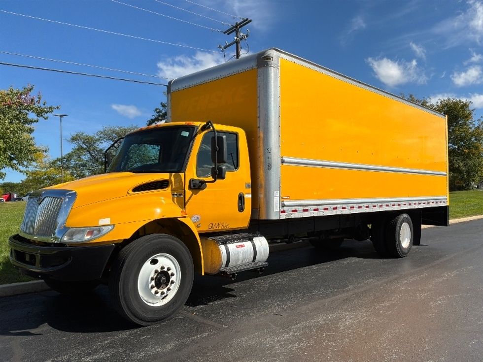 Medium Duty Box Truck-Light and Medium Duty Trucks-International-2021-MV607-Allentown-PA-193,372\n\t\tmiles-$ 44,250 - Image 3
