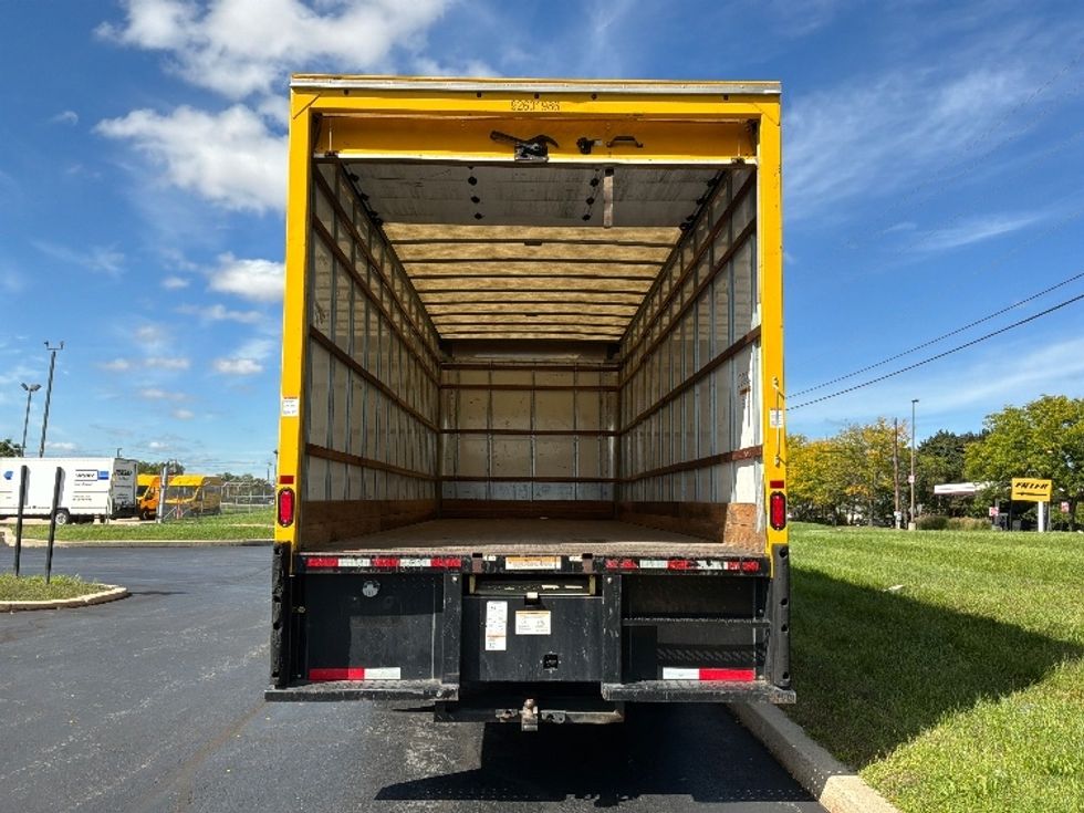 Medium Duty Box Truck-Light and Medium Duty Trucks-International-2021-MV607-Allentown-PA-193,372\n\t\tmiles-$ 44,250 - Image 8