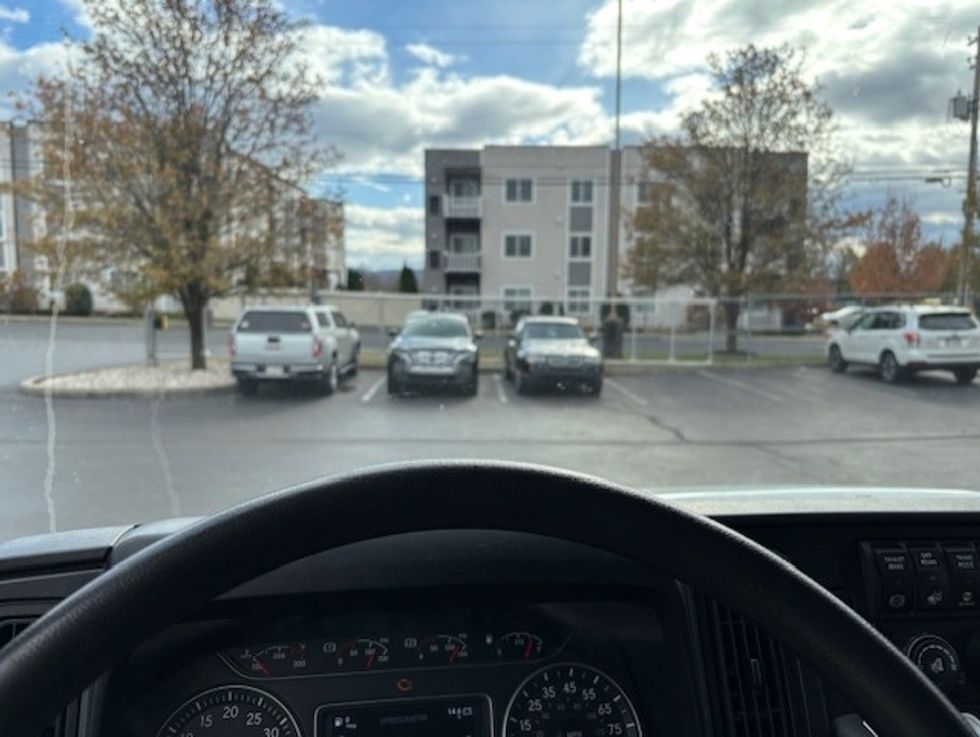 Medium Duty Box Truck-Light and Medium Duty Trucks-International-2021-MV607-Allentown-PA-219,415\n\t\tmiles-$ 44,750 - Image 17