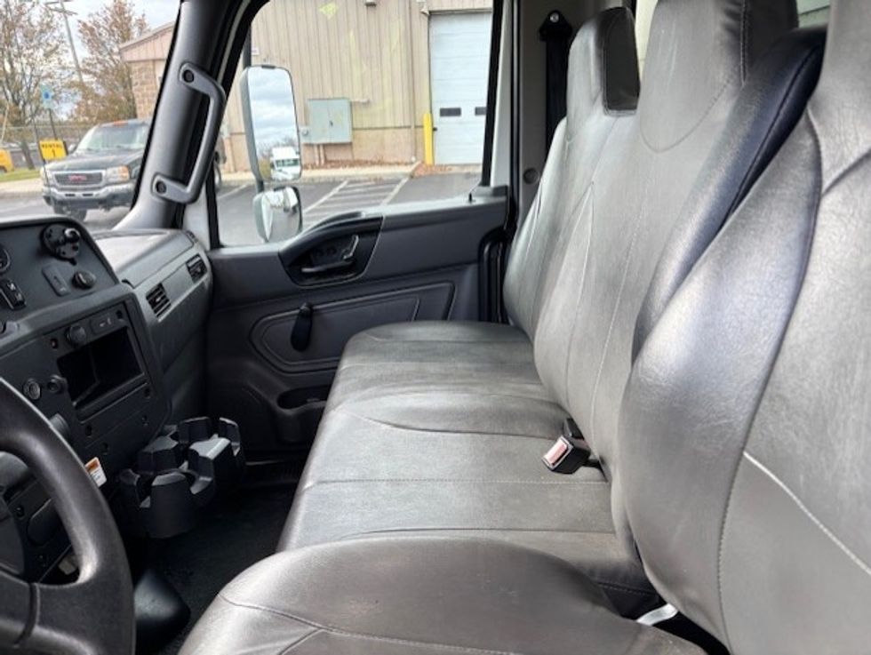 Medium Duty Box Truck-Light and Medium Duty Trucks-International-2021-MV607-Allentown-PA-219,415\n\t\tmiles-$ 44,750 - Image 18