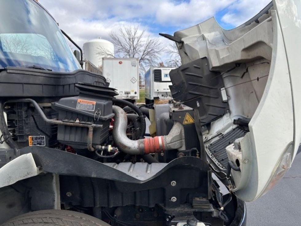 Medium Duty Box Truck-Light and Medium Duty Trucks-International-2021-MV607-Allentown-PA-219,415\n\t\tmiles-$ 44,750 - Image 22