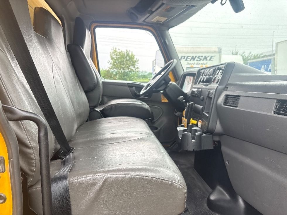Medium Duty Box Truck-Light and Medium Duty Trucks-International-2021-MV607-Allentown-PA-279,103\n\t\tmiles-$ 29,250 - Image 22