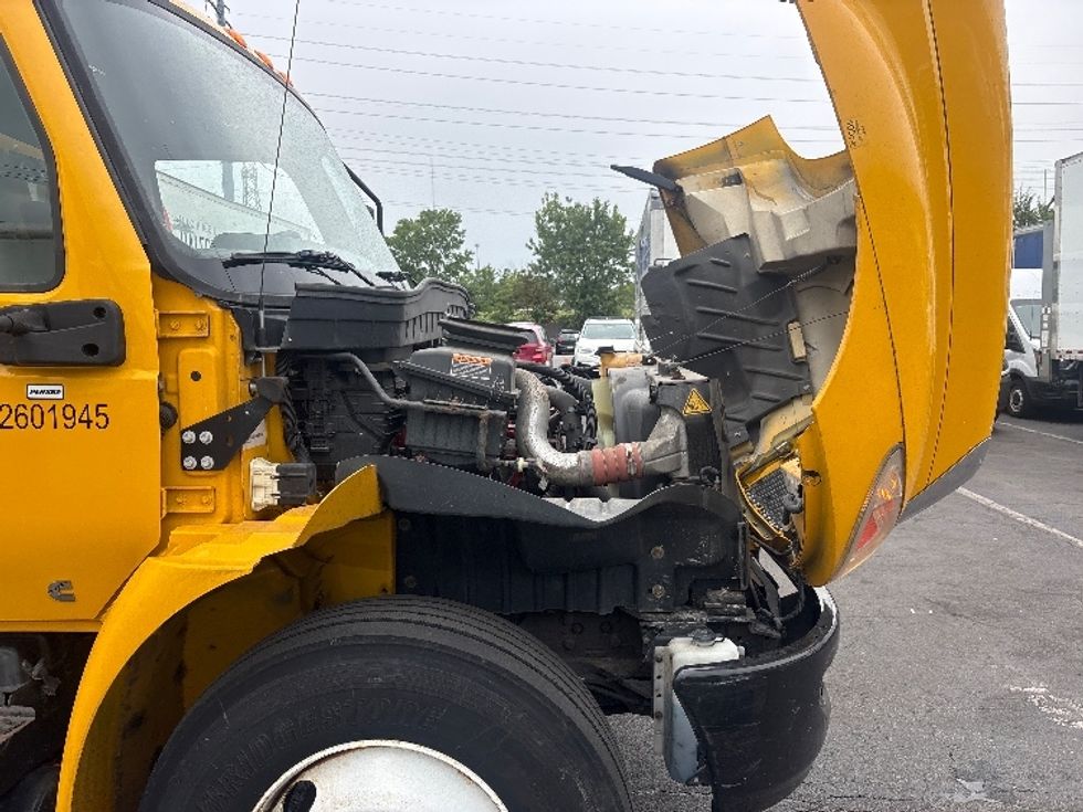 Medium Duty Box Truck-Light and Medium Duty Trucks-International-2021-MV607-Allentown-PA-279,103\n\t\tmiles-$ 29,250 - Image 23