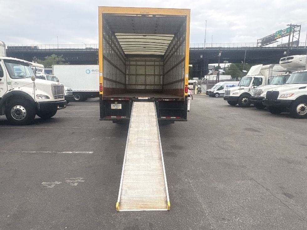 Medium Duty Box Truck-Light and Medium Duty Trucks-International-2021-MV607-Allentown-PA-279,103\n\t\tmiles-$ 29,250 - Image 9