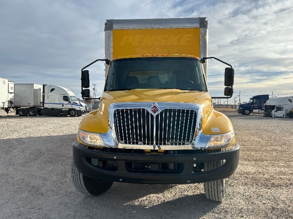 Medium Duty Box Truck-Light and Medium Duty Trucks-International-2021-MV607-Amarillo-TX-211,466\n\t\tmiles-$ 39,250 - Image 2