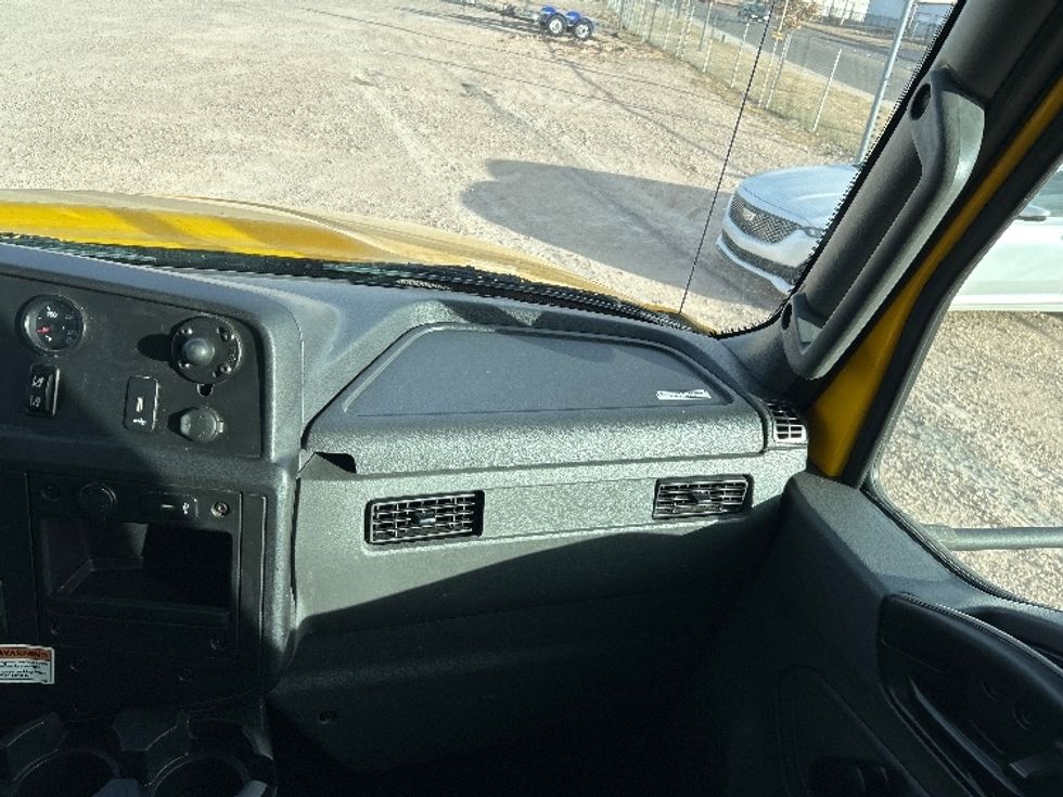 Medium Duty Box Truck-Light and Medium Duty Trucks-International-2021-MV607-Amarillo-TX-211,466\n\t\tmiles-$ 39,250 - Image 21