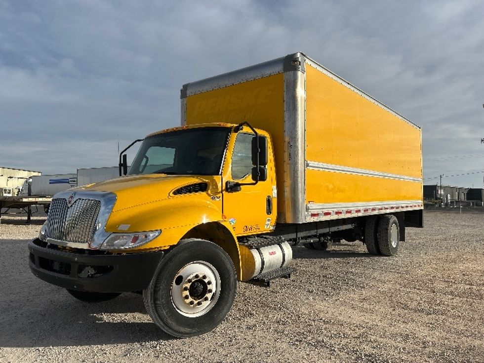Medium Duty Box Truck-Light and Medium Duty Trucks-International-2021-MV607-Amarillo-TX-211,466\n\t\tmiles-$ 39,250 - Image 3